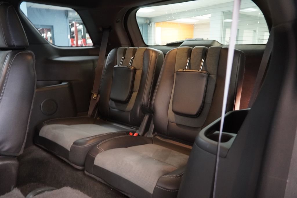 Used 2015 Ford Explorer XLT w/ Equipment Group 202A FWD image 28