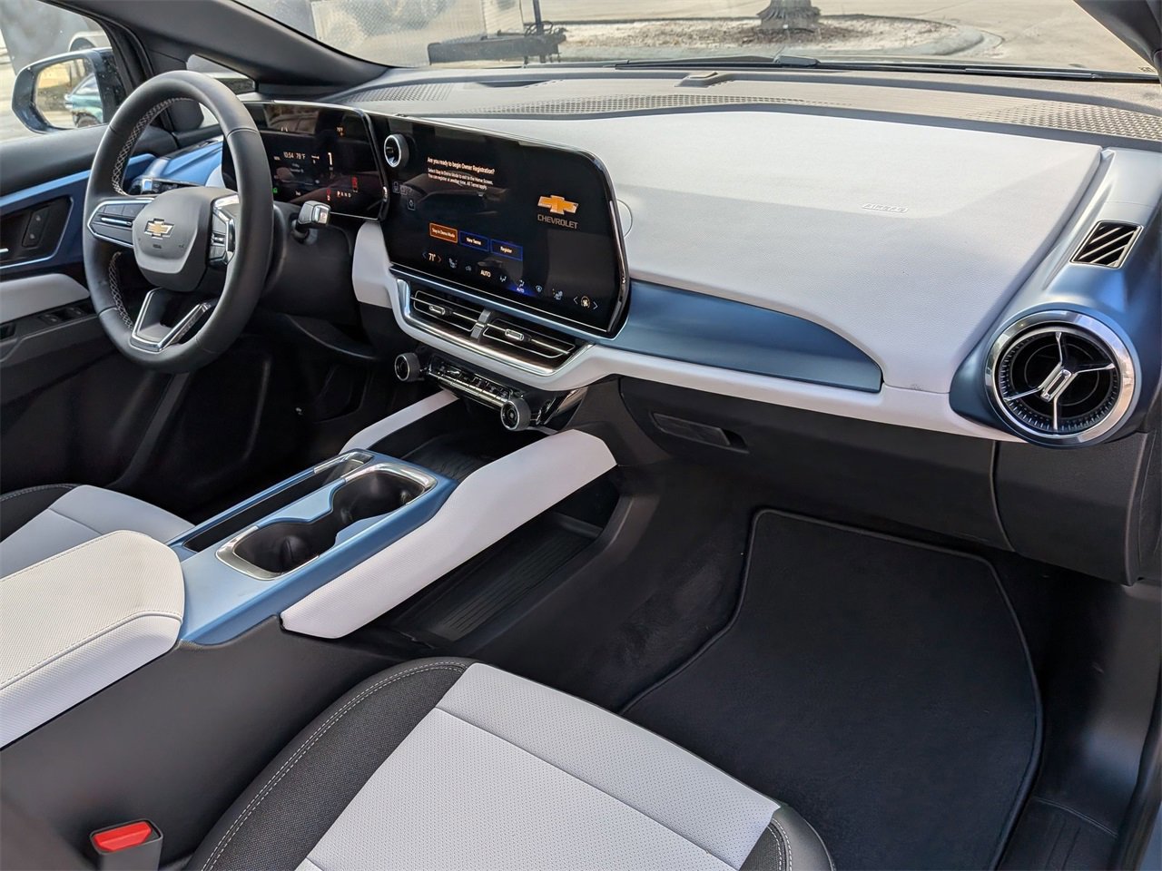 New 2026 Chevrolet Equinox EV LT image 25