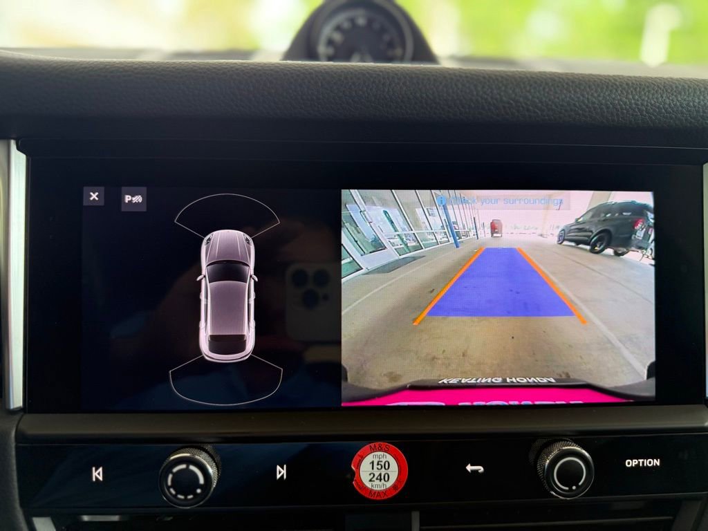 Used 2024 Porsche Macan image 24