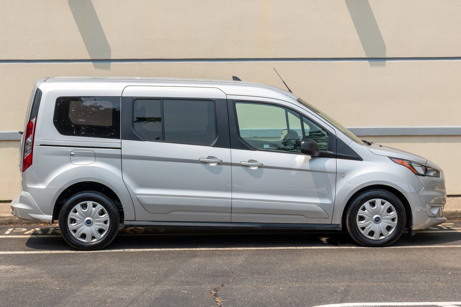 Used 2022 Ford Transit Connect XLT FWD image 13