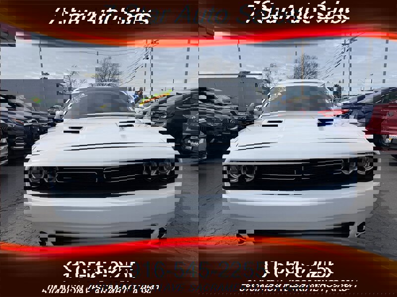 Used 2016 Dodge Challenger SXT w/ Sound Group image 2