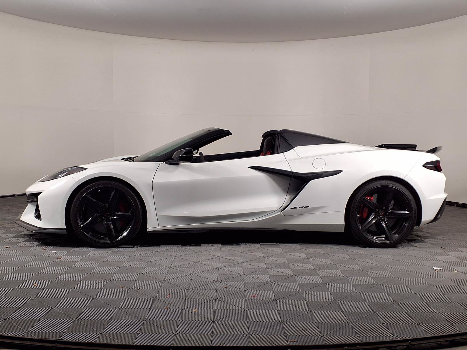 Used 2025 Chevrolet Corvette Z06 w/ Battery Protection Package RWD image 4