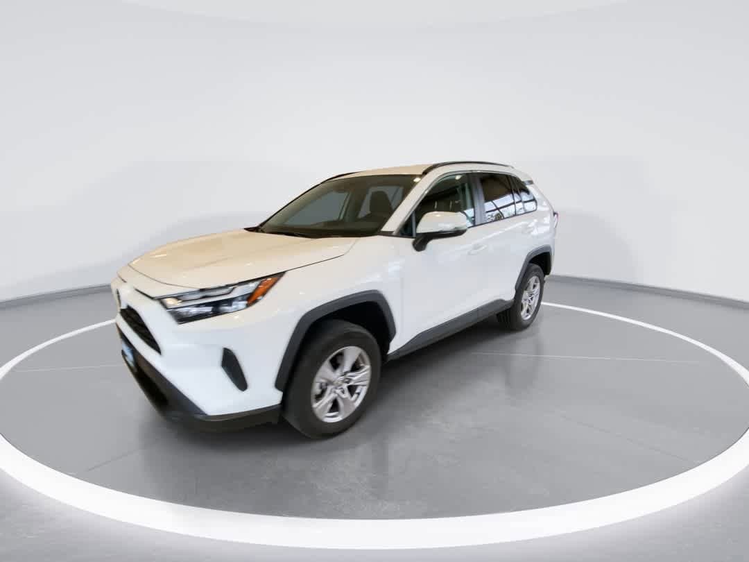 Certified 2025 Toyota RAV4 XLE AWD/4WD image 4