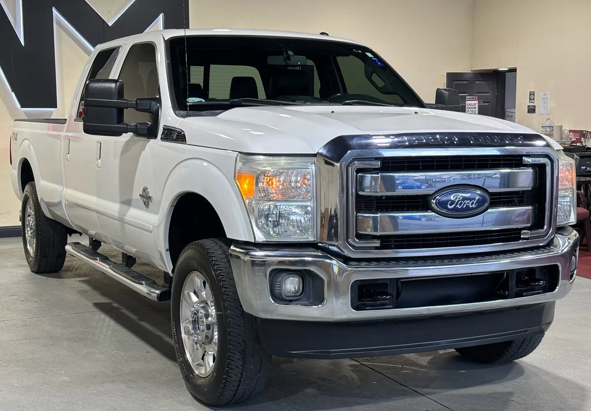 Used 2015 Ford F250 Lariat w/ Lariat Ultimate Package image 2