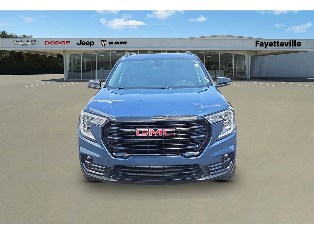Used 2024 GMC Terrain SLT w/ Elevation Edition AWD/4WD image 8