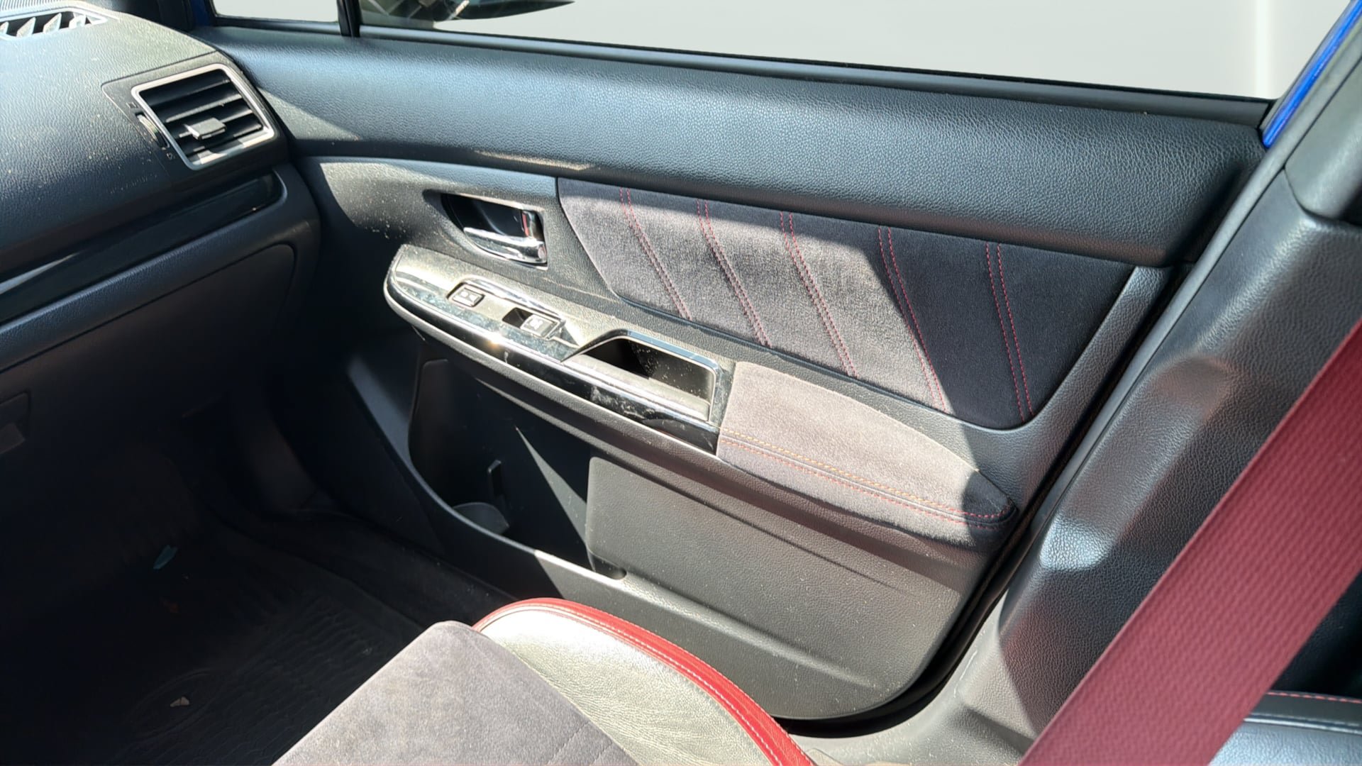 Used 2019 Subaru WRX STI AWD/4WD image 18