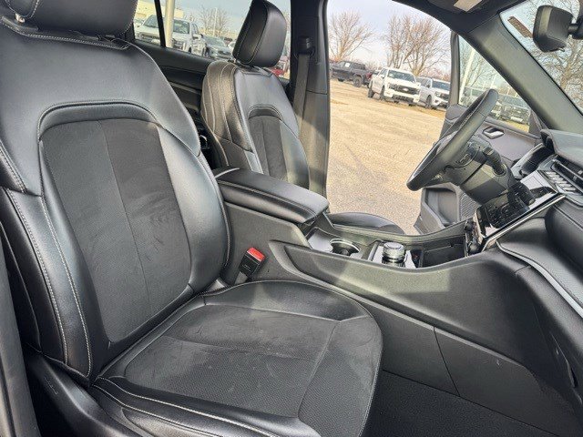 Used 2024 Jeep Grand Cherokee L Laredo image 37