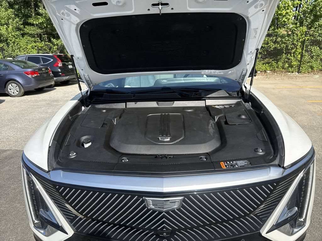 Used 2024 Cadillac Lyriq Luxury AWD/4WD image 18