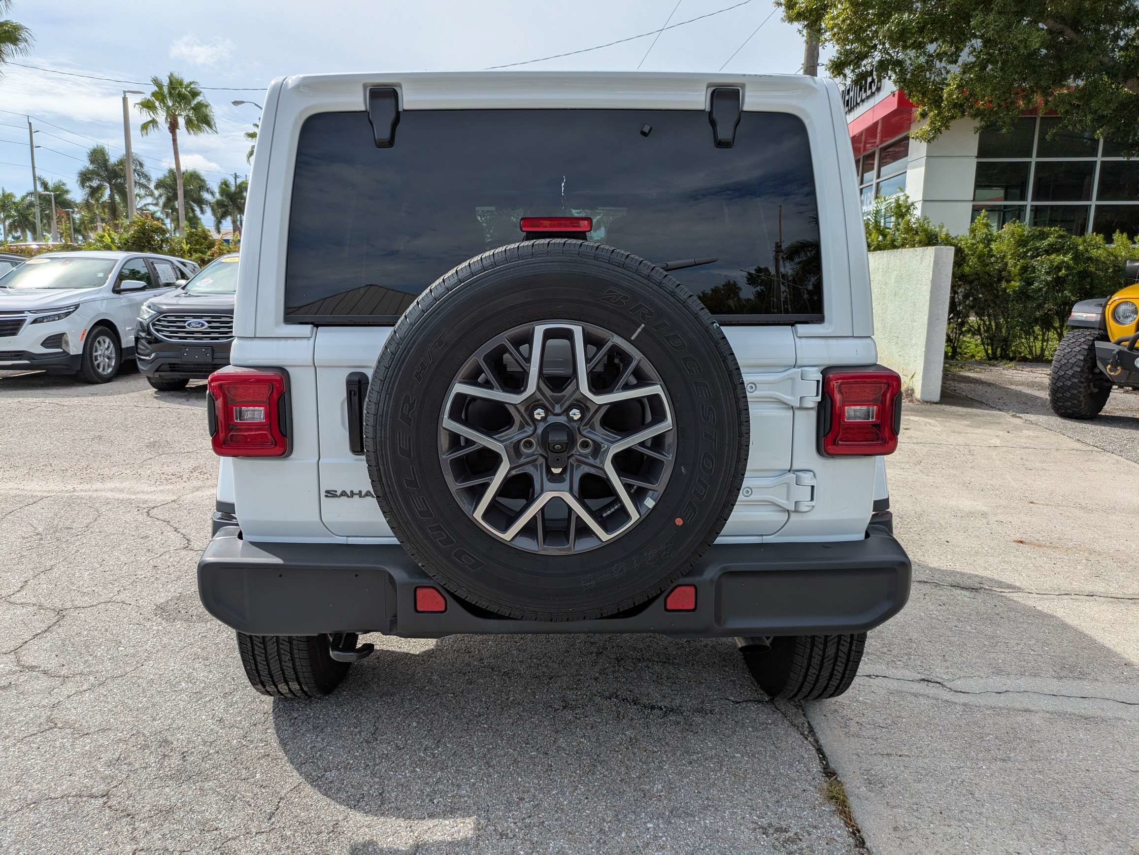 Used 2026 Jeep Wrangler Unlimited Sahara AWD/4WD image 8