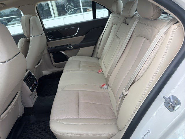 Used 2019 Lincoln Continental Reserve image 23