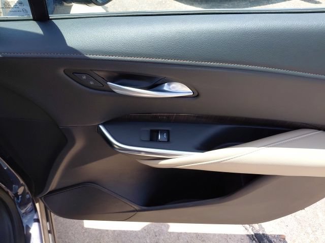 Used 2025 Cadillac XT4 Premium Luxury FWD image 29