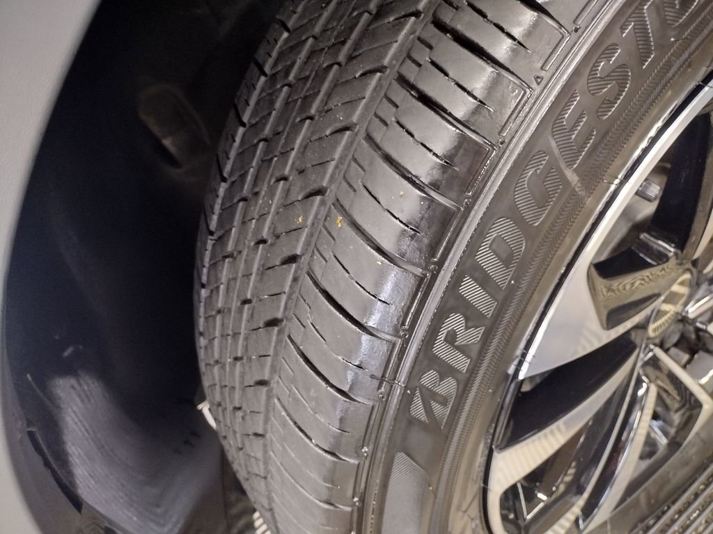 Certified 2024 Volkswagen Tiguan S image 7