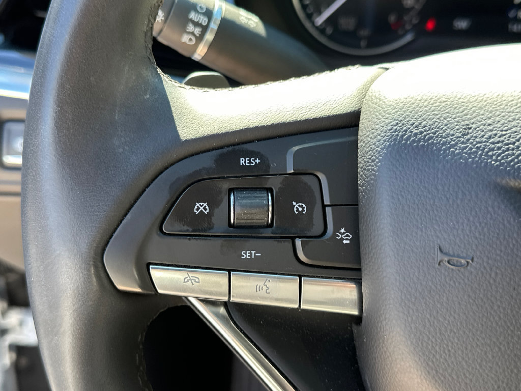Certified 2025 Cadillac XT6 Luxury FWD image 27