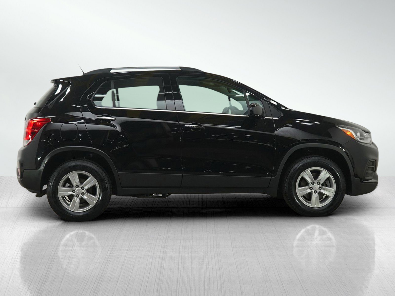 Used 2020 Chevrolet Trax LT w/ LT Convenience Package image 6