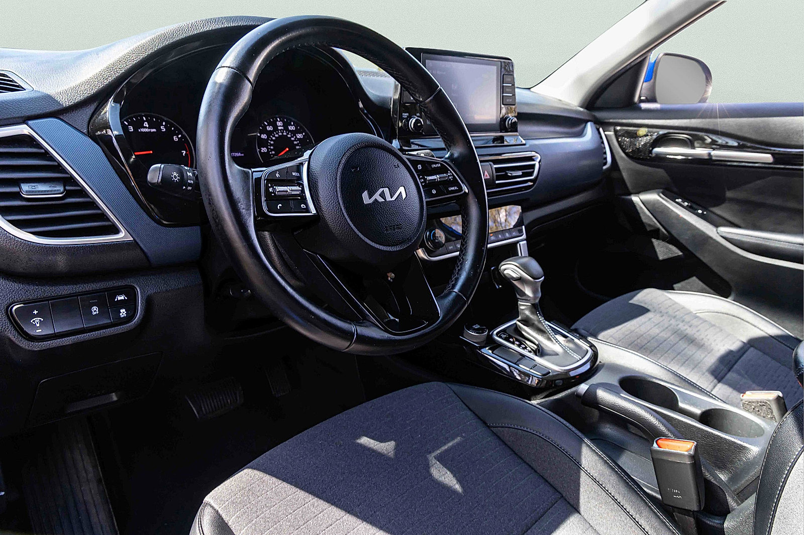 Used 2023 Kia Seltos S FWD image 8
