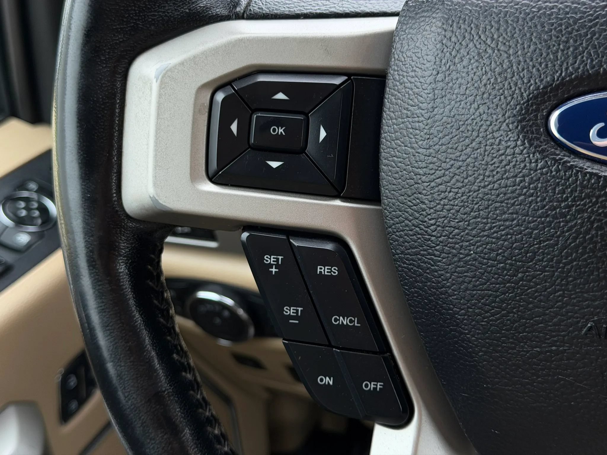 Used 2019 Ford F250 Lariat w/ Lariat Ultimate Package AWD/4WD image 36