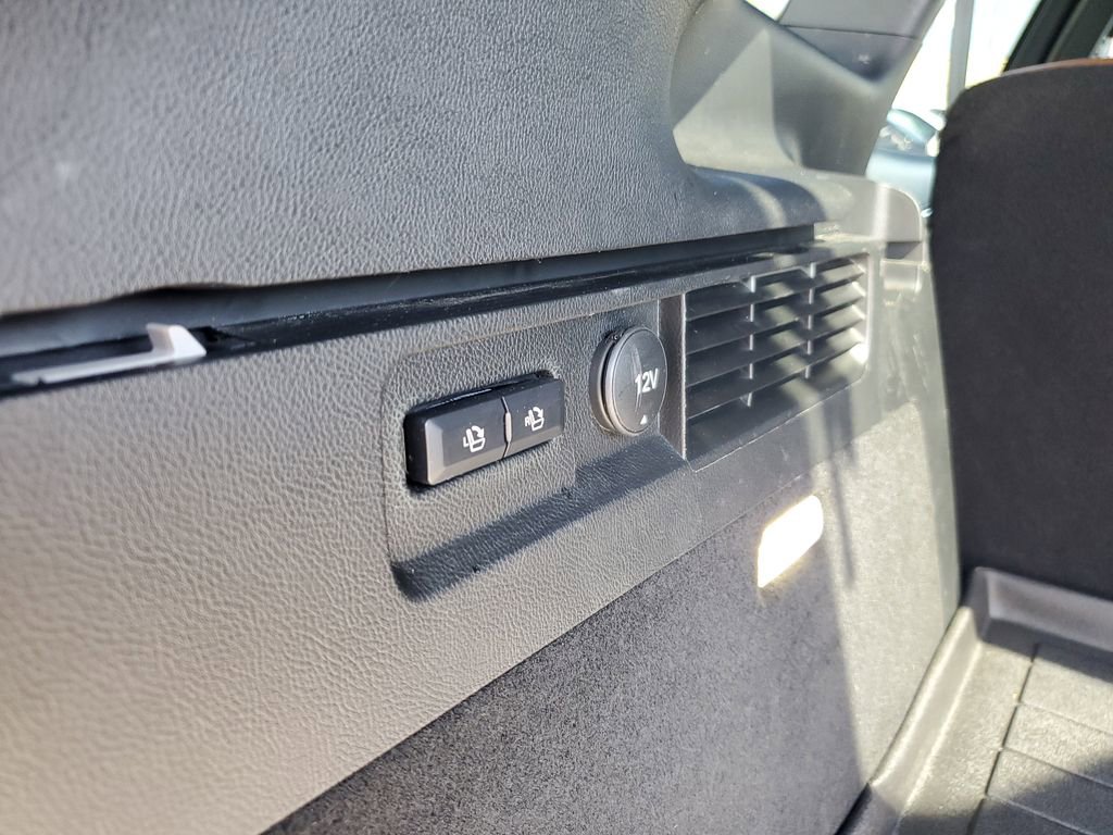 Used 2023 Lincoln Nautilus Reserve w/ Equipment Group 201A image 8