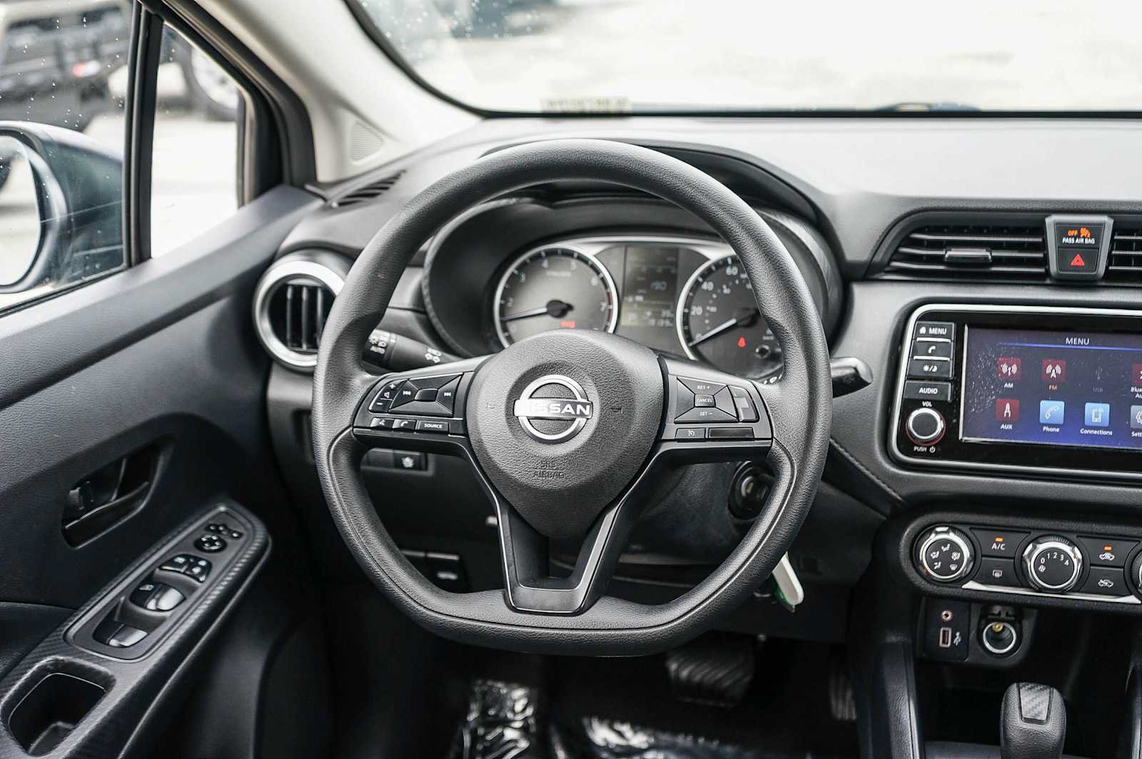 Used 2025 Nissan Versa S w/ Trunk Package FWD image 14
