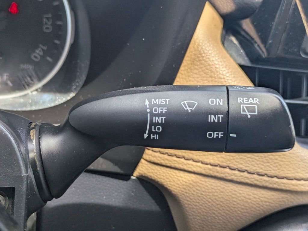 Used 2020 Toyota RAV4 LE FWD image 28