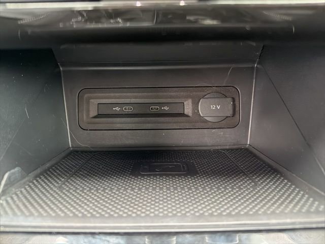 Used 2022 Volkswagen Atlas Cross Sport SE image 25