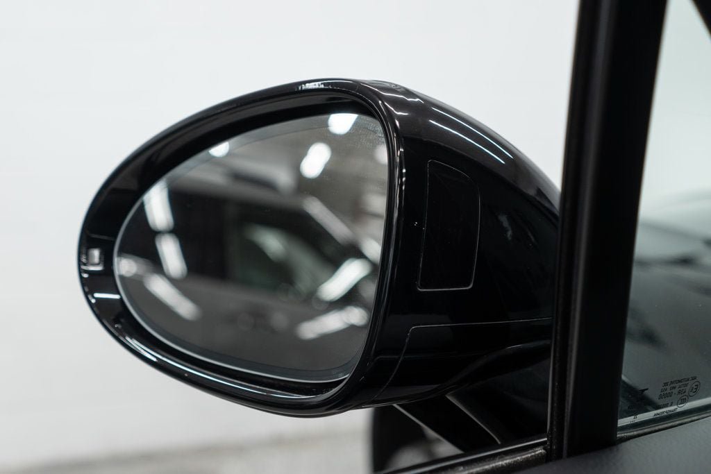 Used 2023 Porsche Macan AWD/4WD image 44