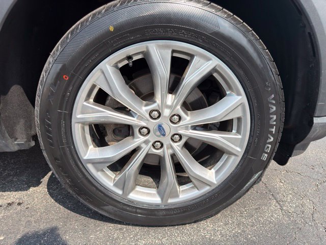 Used 2022 Ford Explorer XLT w/ Equipment Group 202A AWD/4WD image 44