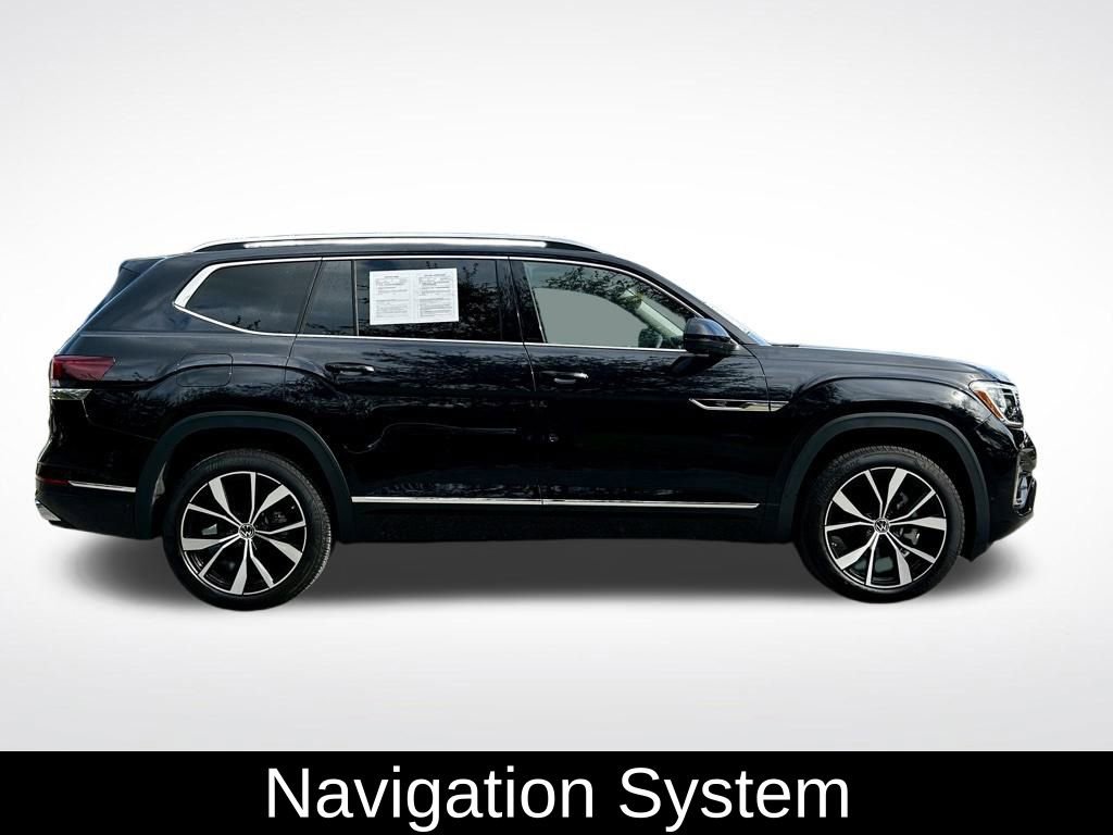 Used 2025 Volkswagen Atlas SEL Premium R-Line image 4
