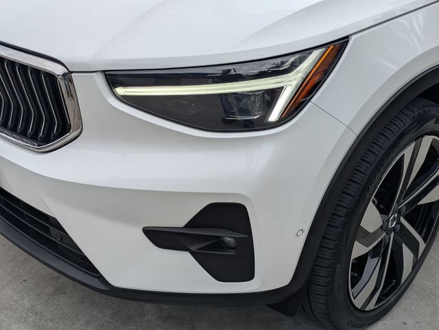 Certified 2023 Volvo XC40 B5 Ultimate AWD/4WD image 11