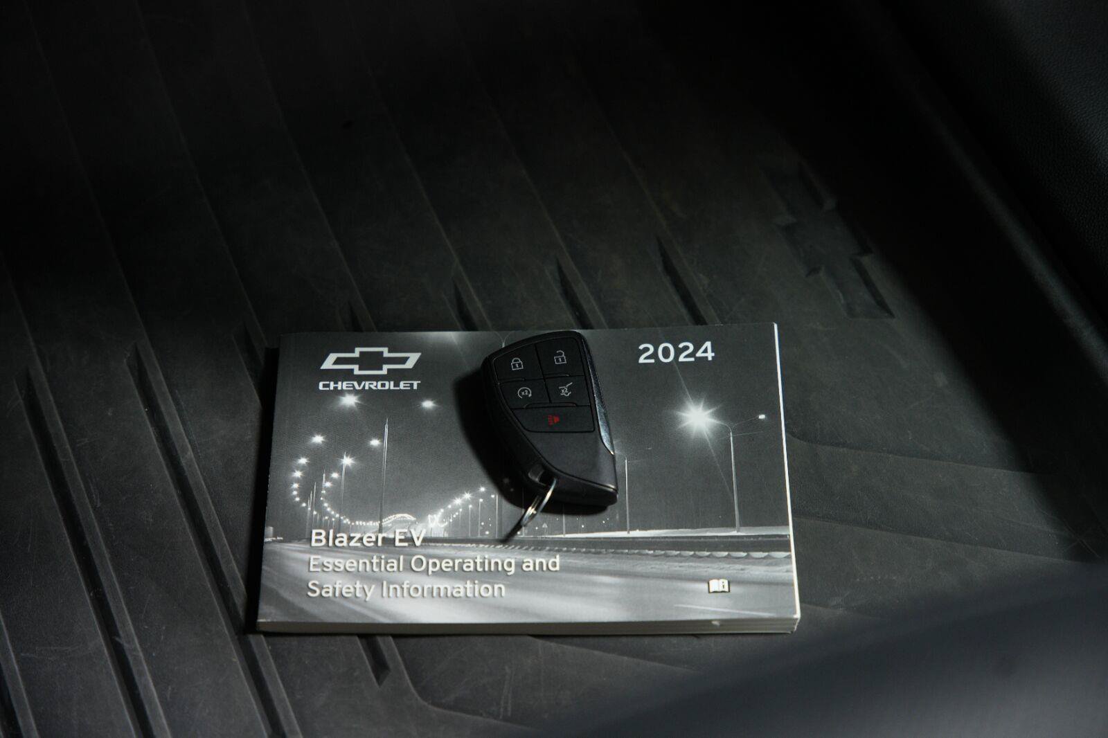 Certified 2024 Chevrolet Blazer EV LT AWD/4WD image 27