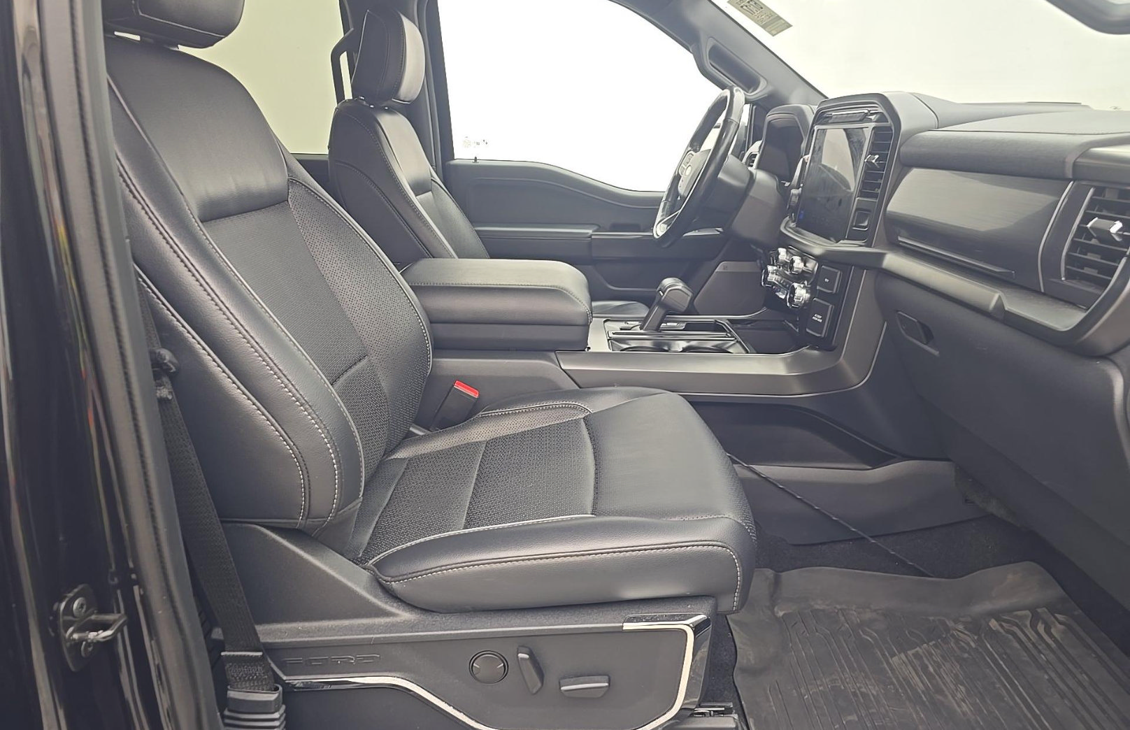 Used 2024 Ford F150 Lariat w/ Bed Utility Package AWD/4WD image 7