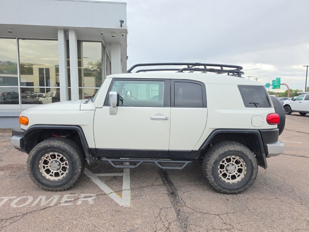 Used 2010 Toyota FJ Cruiser 4WD w/ Upgrade Pkg 2 image 2