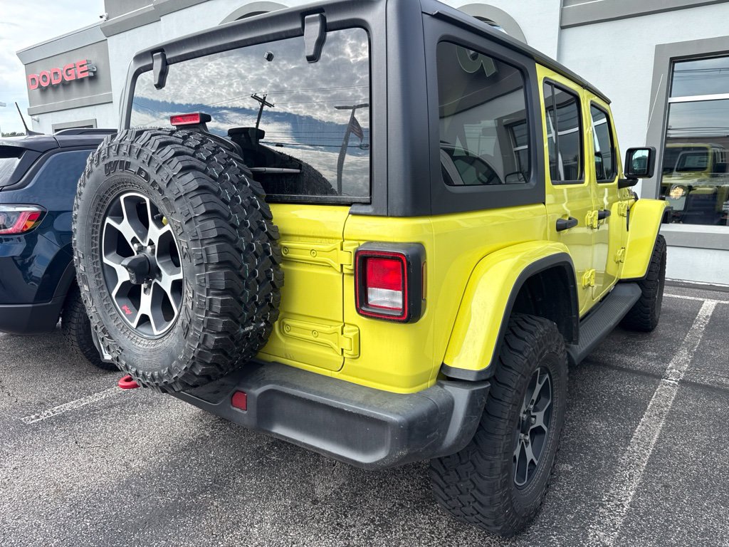 Used 2023 Jeep Wrangler Unlimited Rubicon w/ Cold Weather Group AWD/4WD image 5