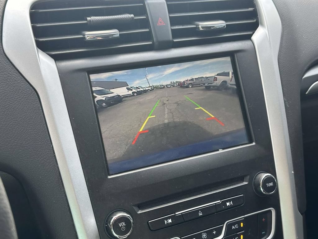 Used 2016 Ford Fusion SE FWD image 26