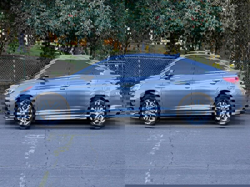 Used 2018 Hyundai Sonata Limited w/ Limited Ultimate Package 03 image 2