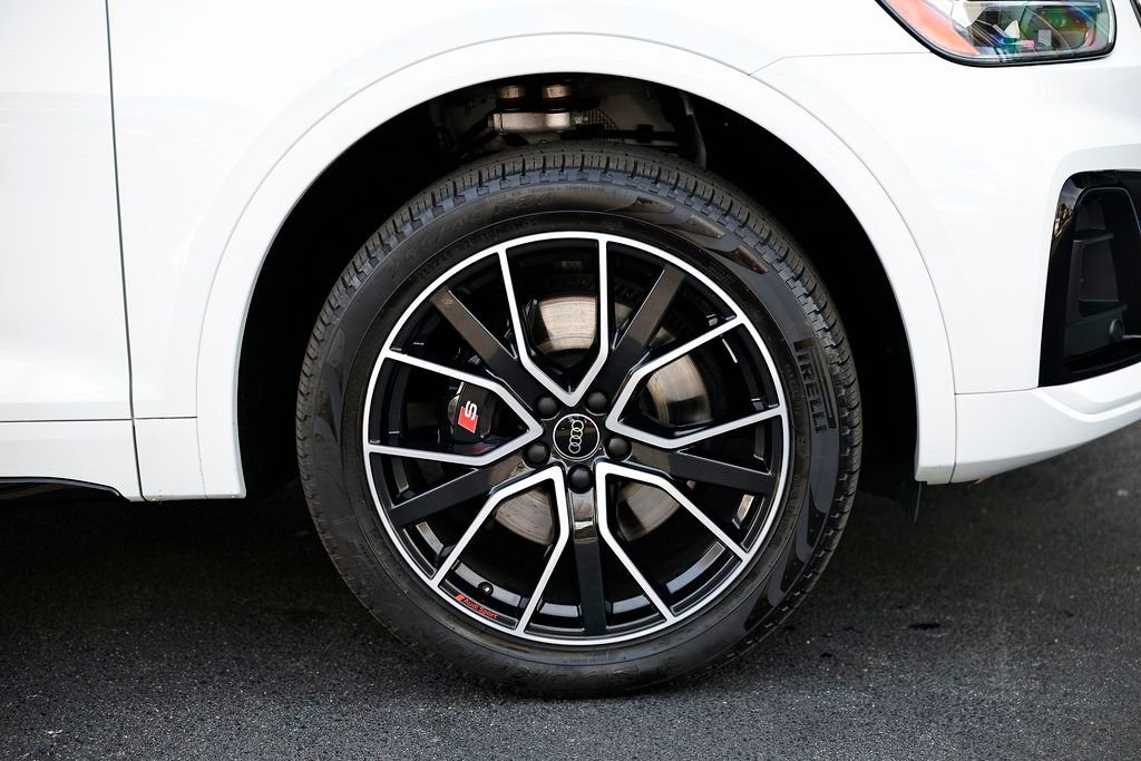 Used 2024 Audi SQ5 Premium Plus w/ Premium Plus Package image 5