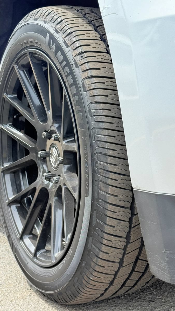 Used 2016 Chevrolet Suburban LT RWD image 9