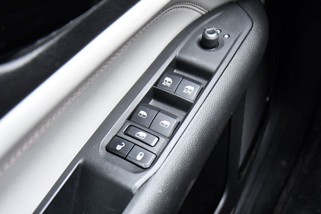 Used 2024 Jeep Compass Limited image 22