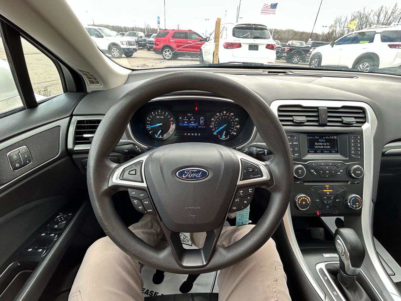Used 2014 Ford Fusion SE FWD image 27