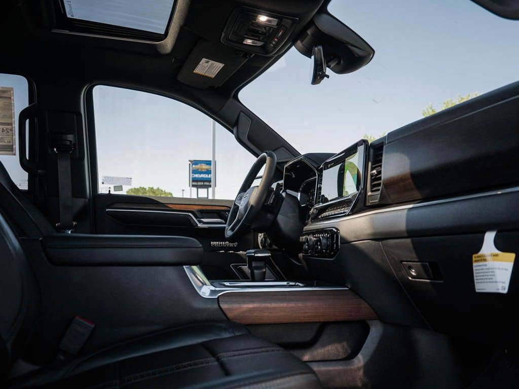 New 2026 Chevrolet Silverado 1500 High Country w/ Midnight Edition AWD/4WD image 9
