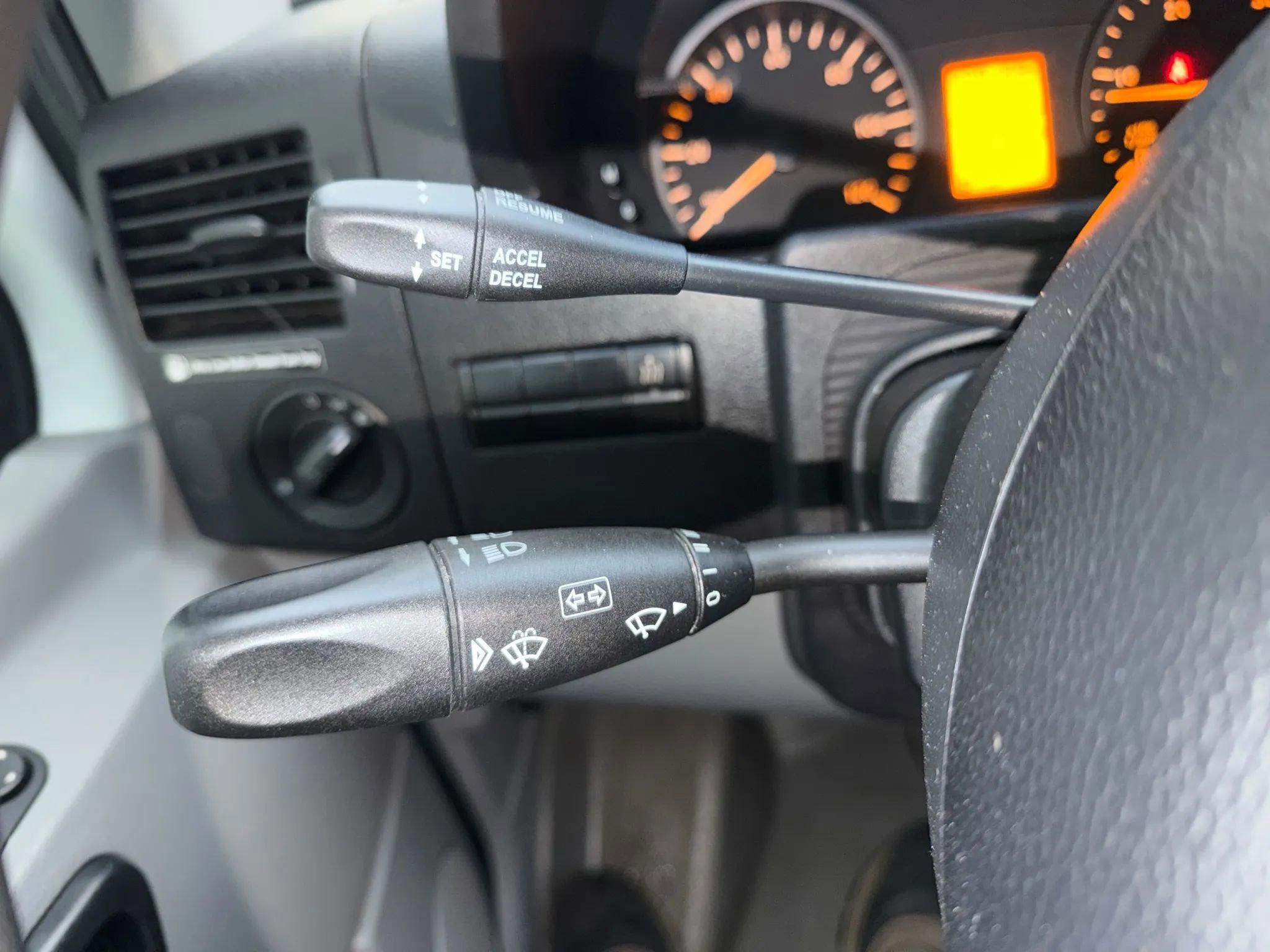 Used 2015 Mercedes-Benz Sprinter 2500 image 13