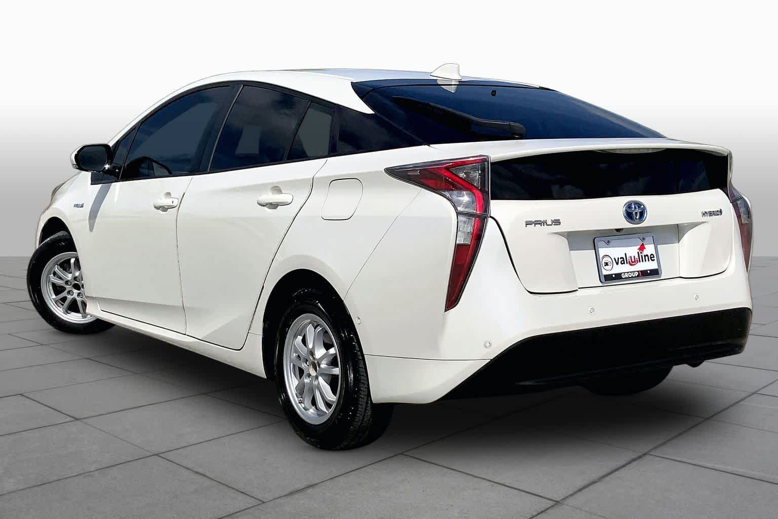 Used 2017 Toyota Prius Four w/ Advanced Technology Package FWD image 12