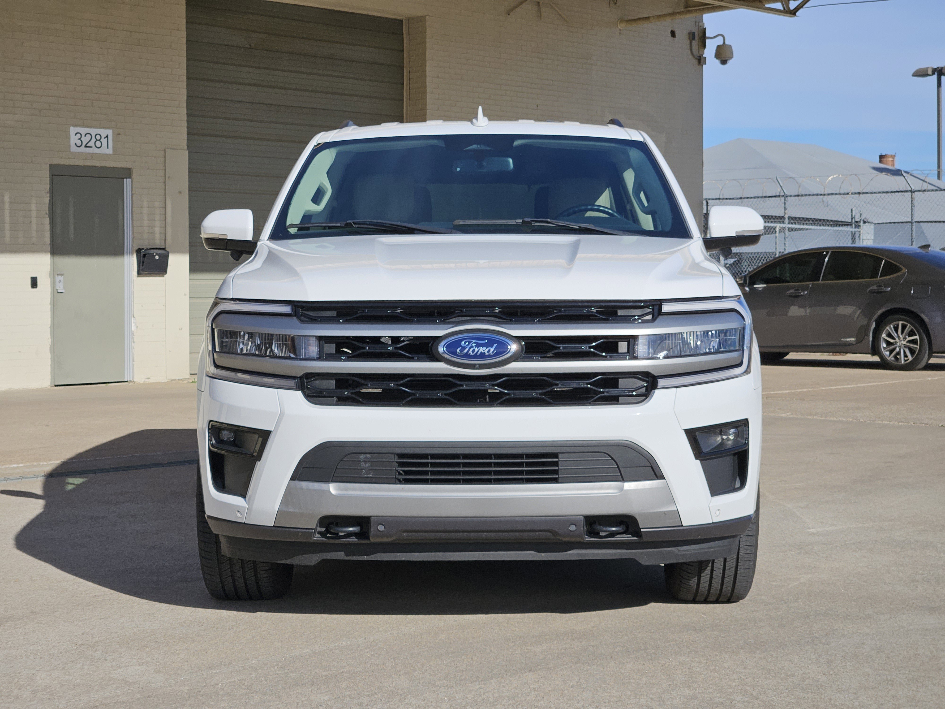 Used 2023 Ford Expedition XLT image 6