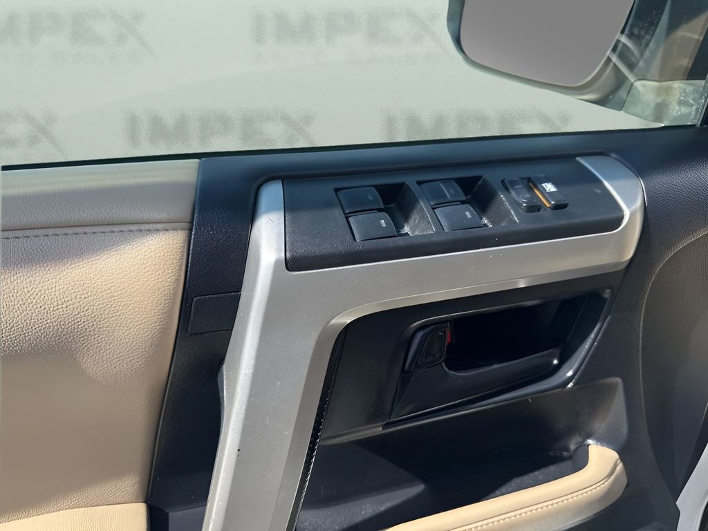 Used 2010 Toyota 4Runner SR5 image 25