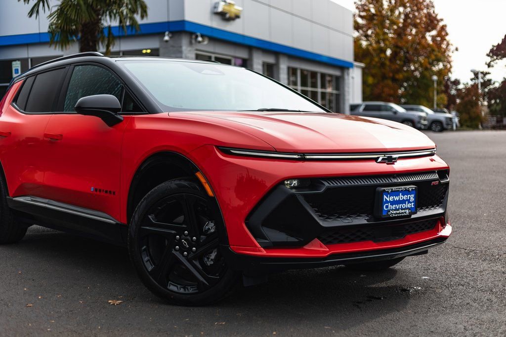 New 2026 Chevrolet Equinox EV RS image 3