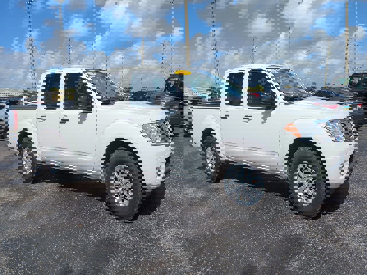 Used 2019 Nissan Frontier SV image 2