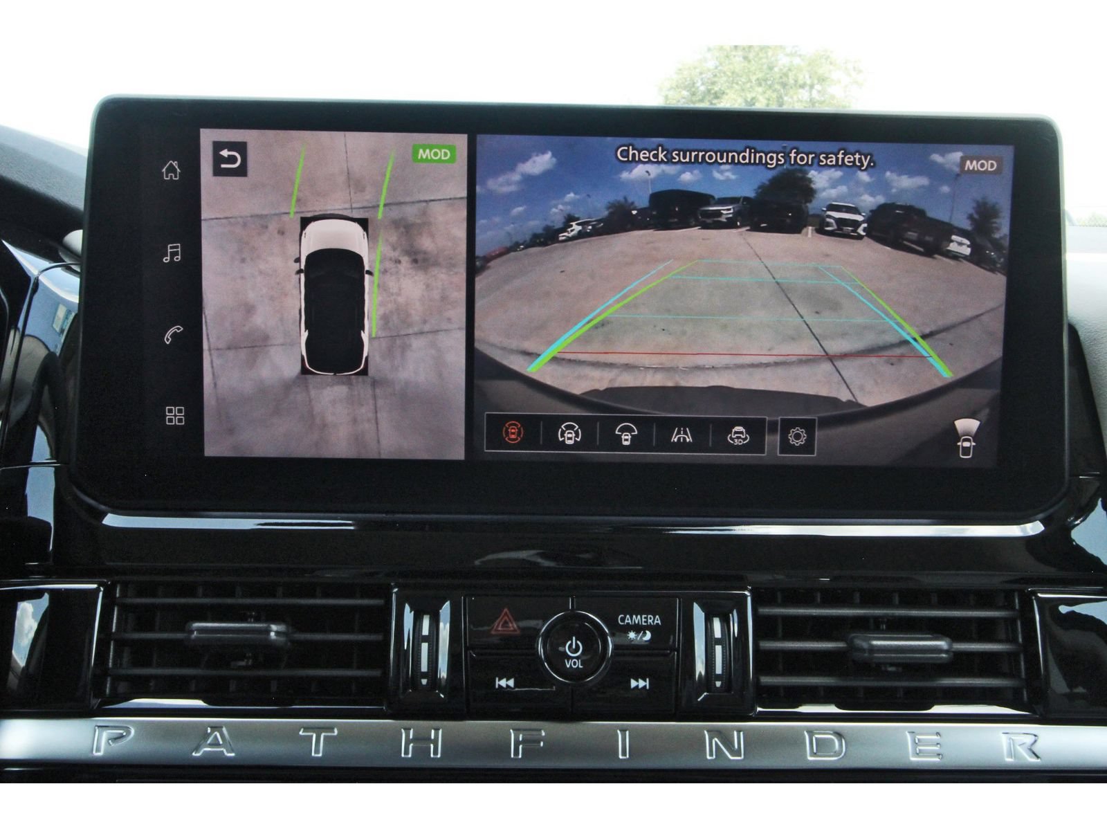 Certified 2026 Nissan Pathfinder SL AWD/4WD image 28