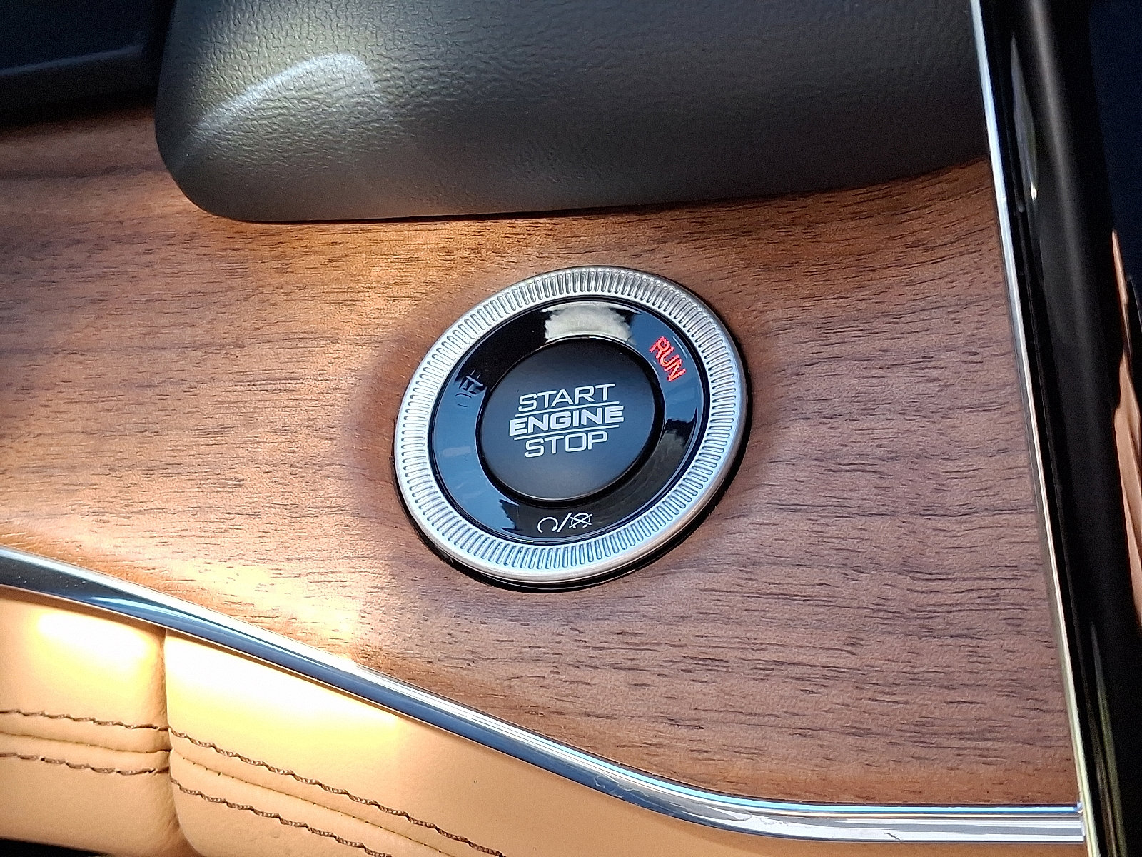 New 2025 Jeep Grand Cherokee Summit image 13