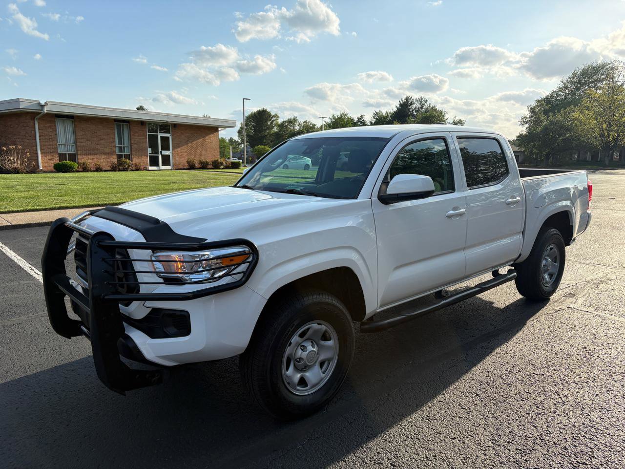 Used 2023 Toyota Tacoma SR image 6
