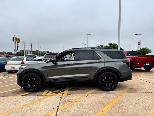 Used 2020 Ford Explorer ST w/ ST Street Pack image 2