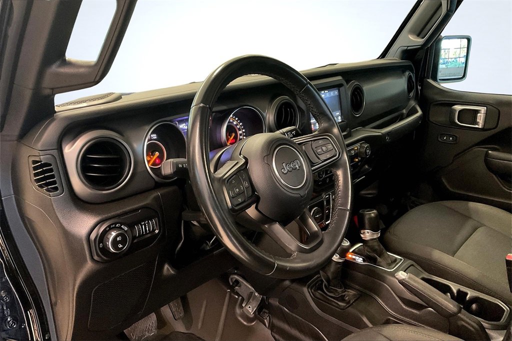 Used 2022 Jeep Gladiator Willys image 14